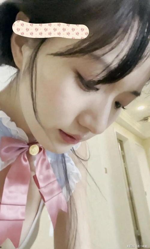 吃瓜女网红图片高清壁纸,揭秘网红吃瓜瞬间高清壁纸背后的故事